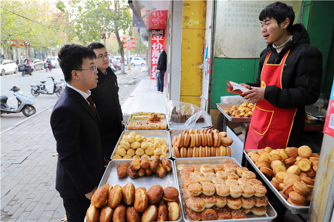 河北魏县：赴食品加工销售摊点开展法治宣传